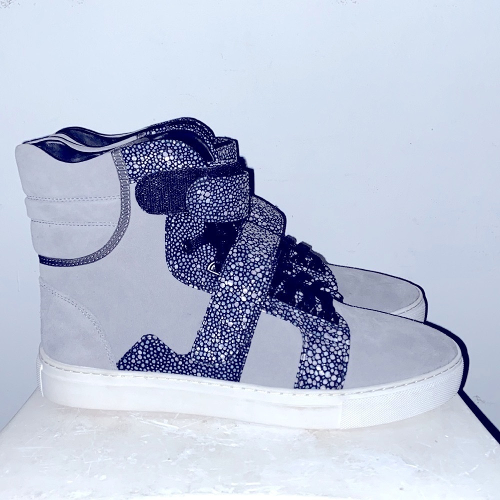 Android Homme Vtg Early 2010s rare 1/1 Men’s Hightop Gray Suede Strapped Sneaker